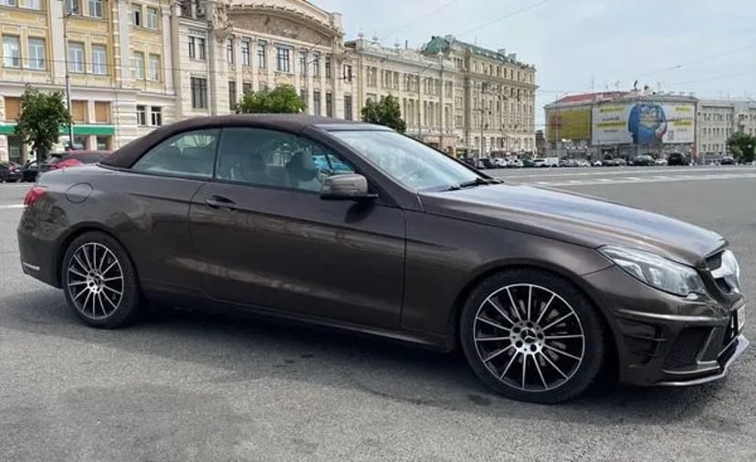 407 Кабріолет Mercedes E350 BLUETEC на весілля зйомки