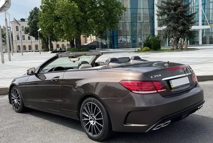 407 Кабріолет Mercedes E350 BLUETEC на весілля зйомки