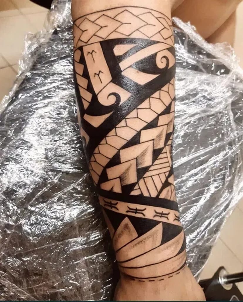 Знижка 30%. Тату. Перекриття партака, корекція старих робіт.