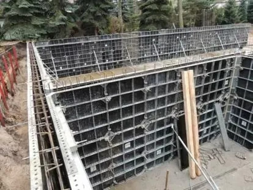 Металева дрібнощитова опалубка / горизонтальна опалубка перекриття