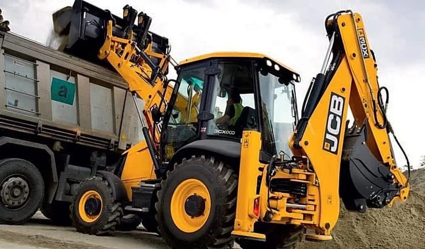 Послуги Екскаватора-Навантажувача JCB 3CX: Копання Траншей, Септиків та Планування Ділянок!