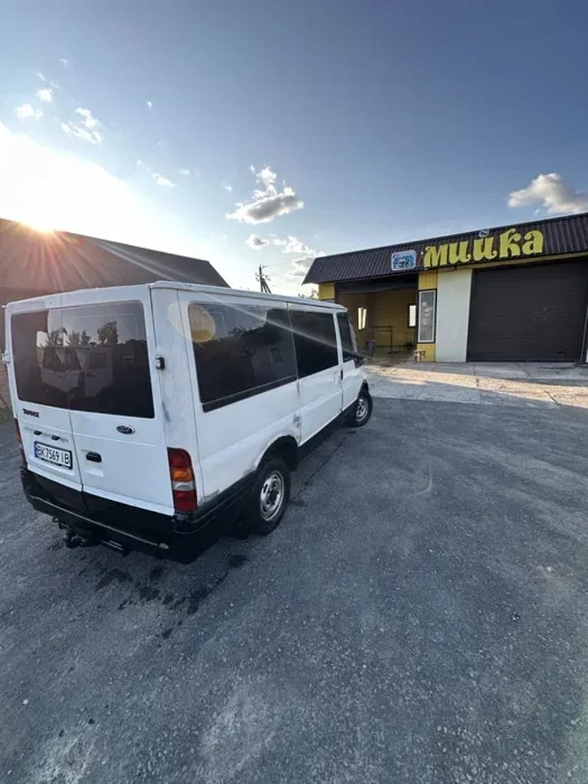 Бус Ford Tranzit