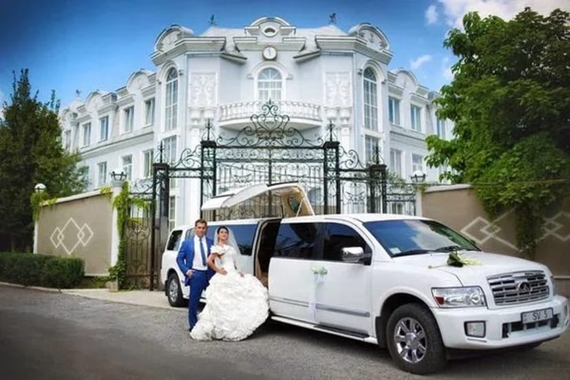 028 Лімузин на весілля Infiniti QX56 