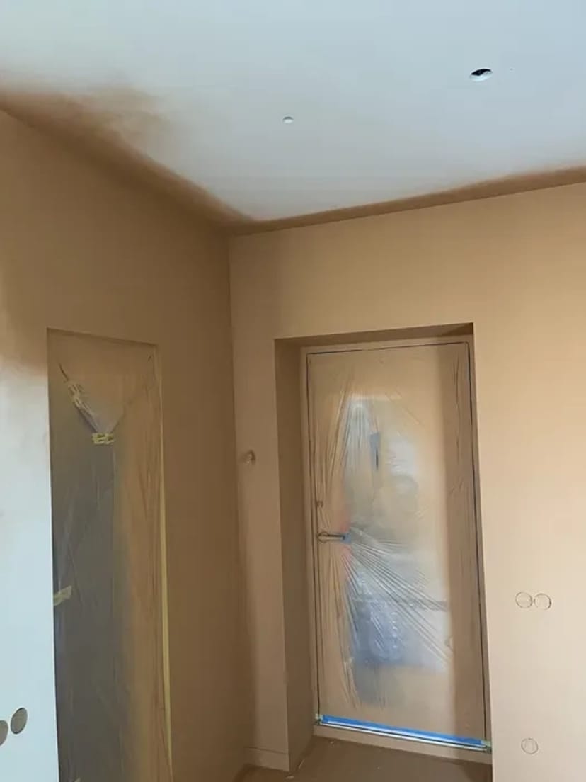 Безповітряне Фарбування стін, стелі