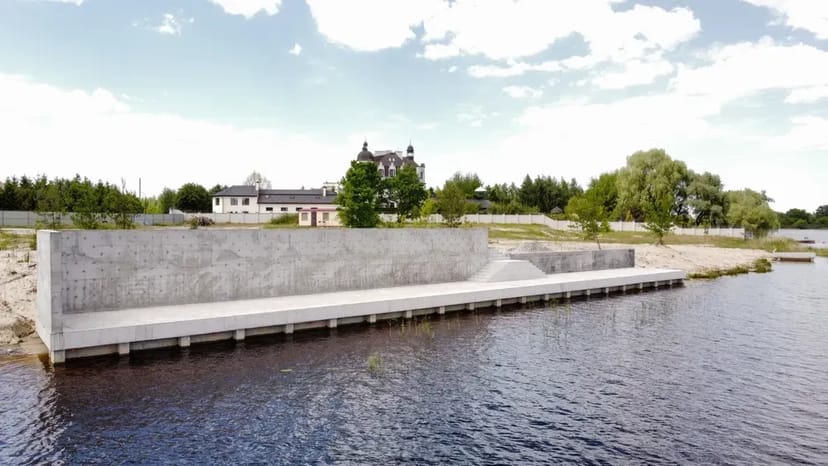 Зміцнення берега бетоном, бетонний шпунт, палі та плити