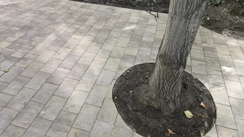 Надаємо послуги уклададання тротуарної плики. Укладання гранітної бруківки.