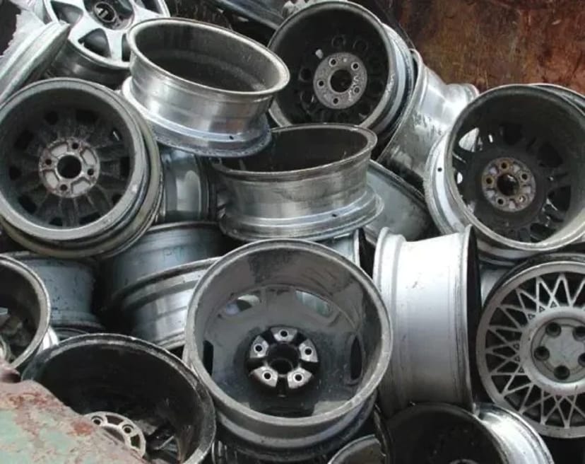 Металобрухт ДОРОГО , КУПИМ алюмінієву - банку, радіатор, диски(титани)