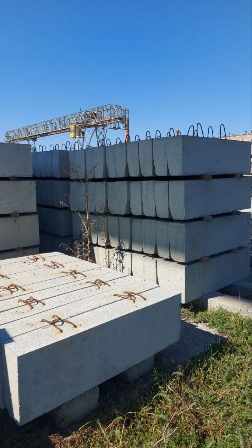 Дорожні бордюри БР100.30.15, БР30.30.15, БР100.30.18, БР300.30.18, БР100.60.20, БУ300.30.32