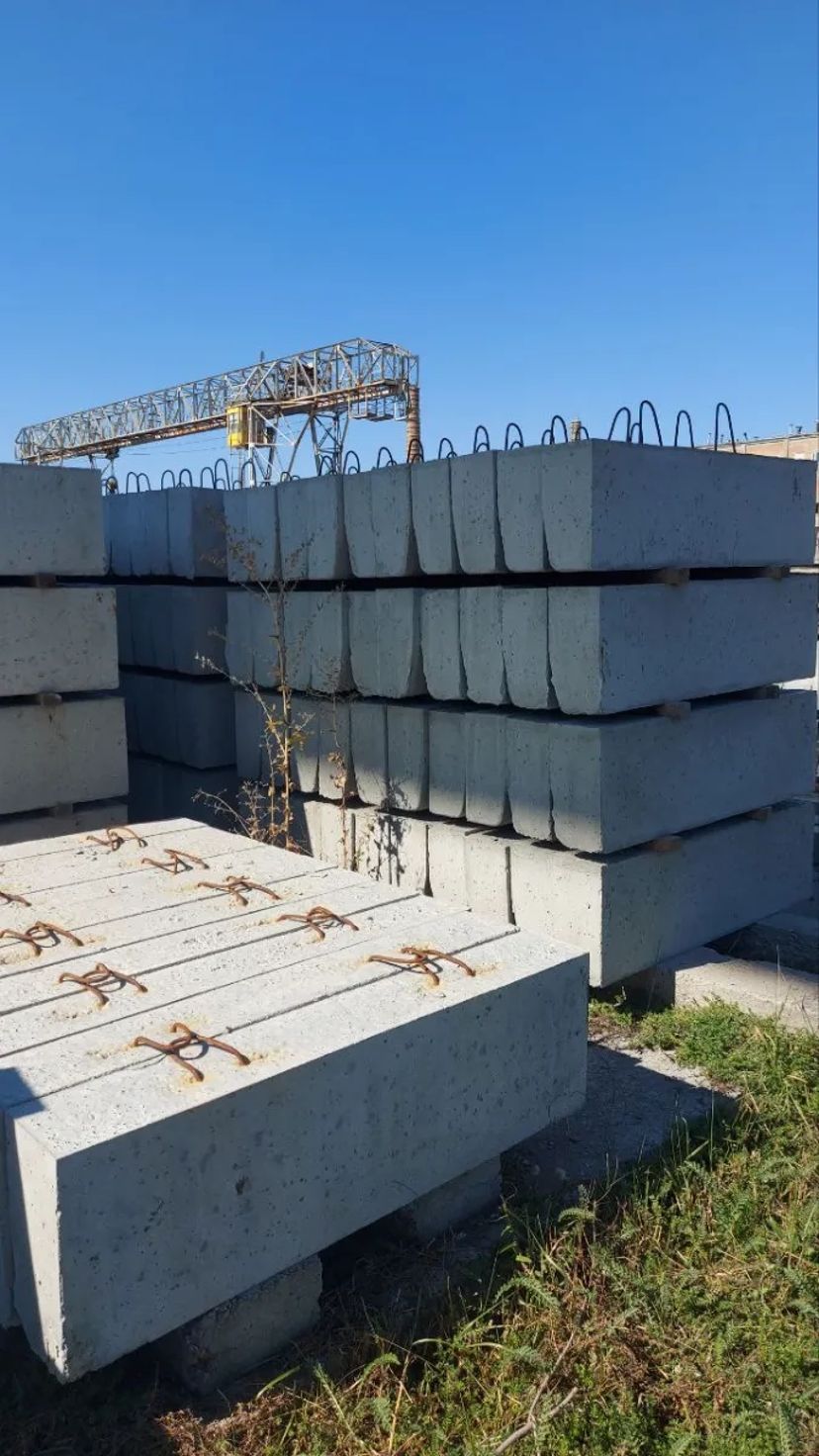 Дорожні бордюри БР100.30.15, БР30.30.15, БР100.30.18, БР300.30.18, БР100.60.20, БУ300.30.32