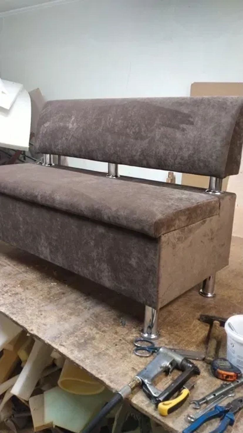 Ремонт і перетяжка м'яких меблів. Швидко та якісно.