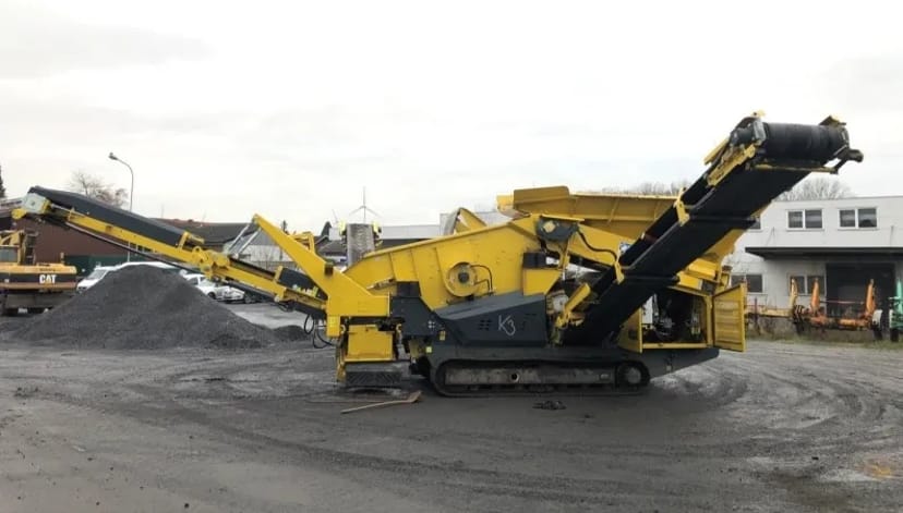 Вживаний мобільний скальпуючий грохот Keestrack K3