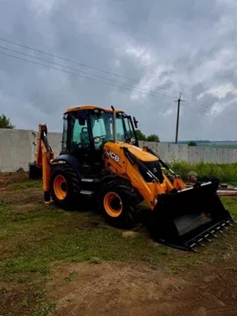 Екскаватор - навантажувач JCB