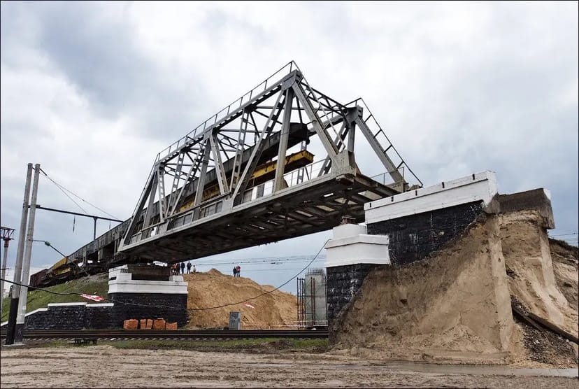 Демонтаж мостів та шляхопроводів
