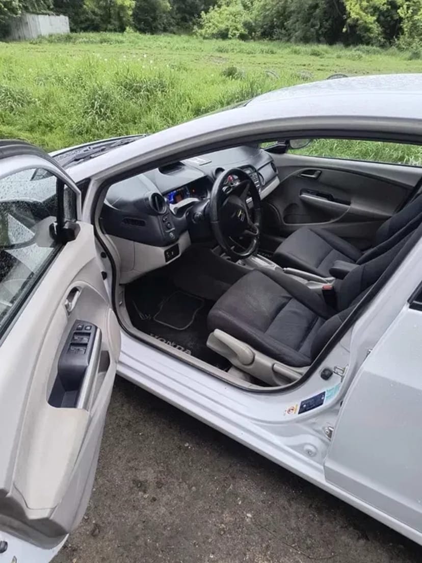 Авто HONDA Insight