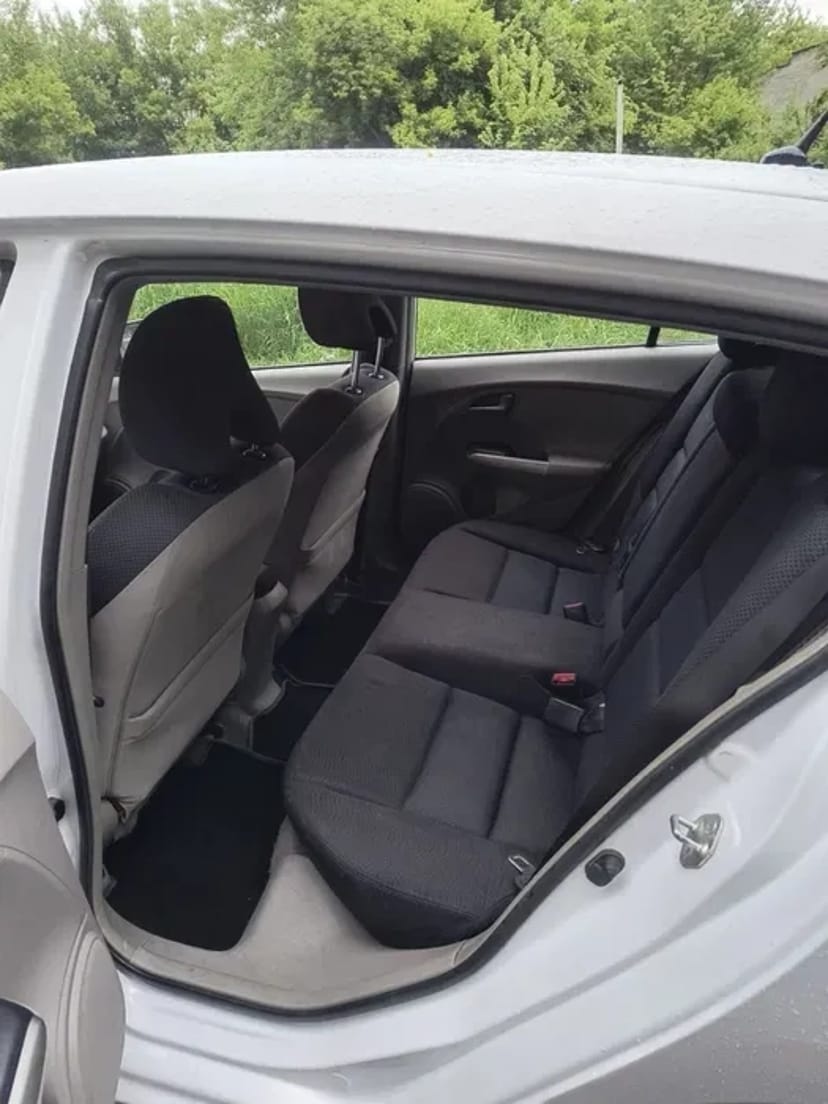 Авто HONDA Insight