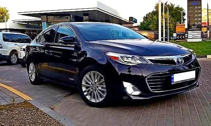 359 Toyota Avalon чорний на весілля Київ