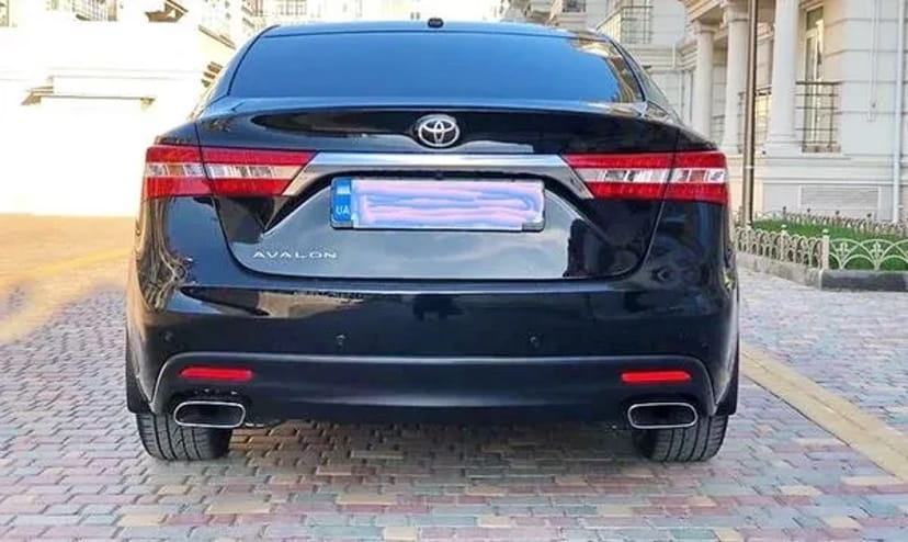 359 Toyota Avalon чорний на весілля Київ