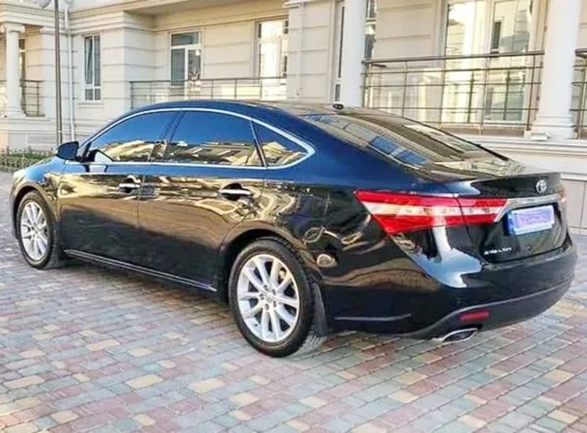359 Toyota Avalon чорний на весілля Київ