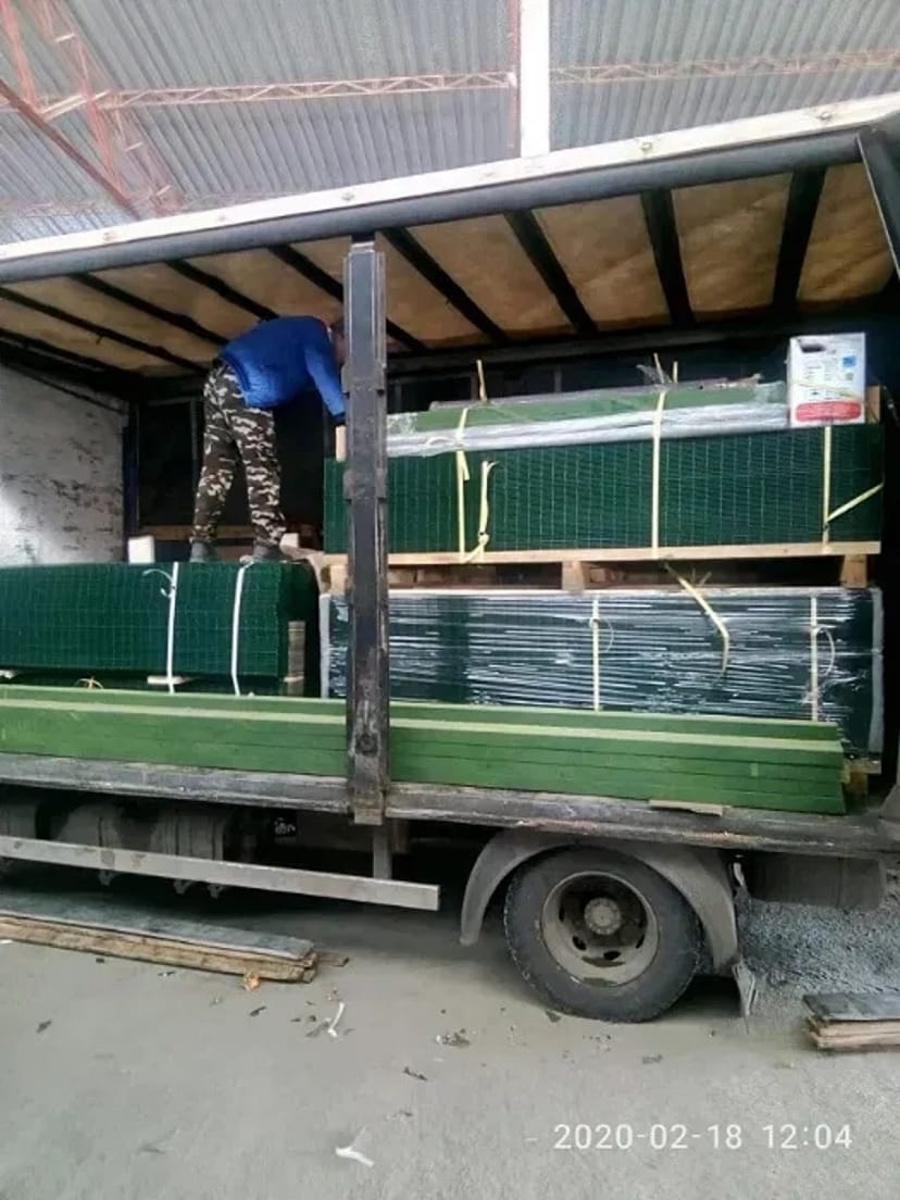 Виготовляємо паркани із сітки 3D. Сітка для забору фарбування за каталогом RAL