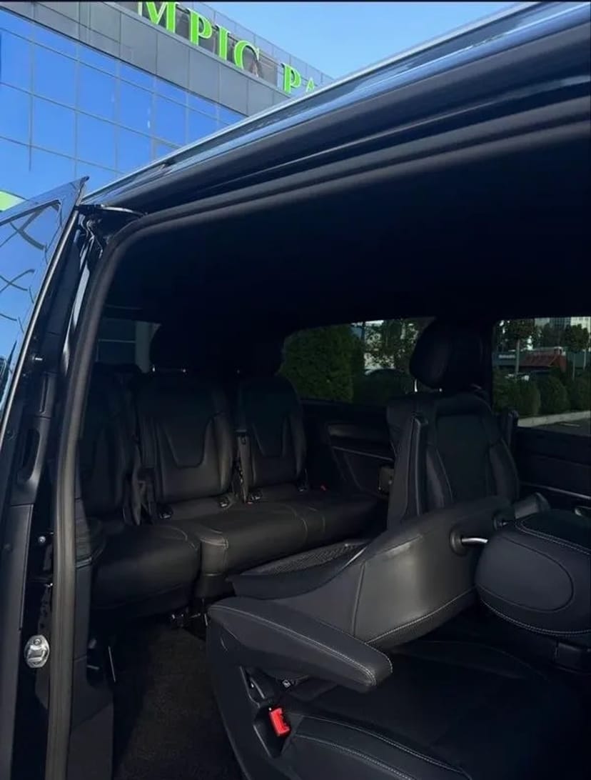 039 Мікроавтобус Mercedes-Benz V class 2025 замовити з водієм