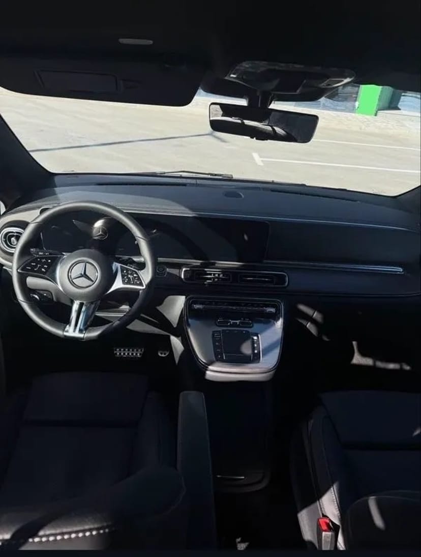 039 Мікроавтобус Mercedes-Benz V class 2025 замовити з водієм