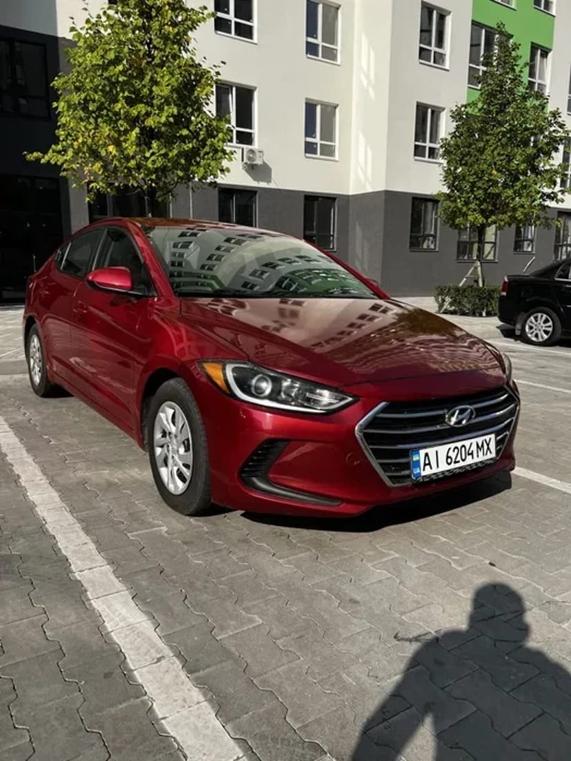 Авто Hyundai Elantra 2017 год
