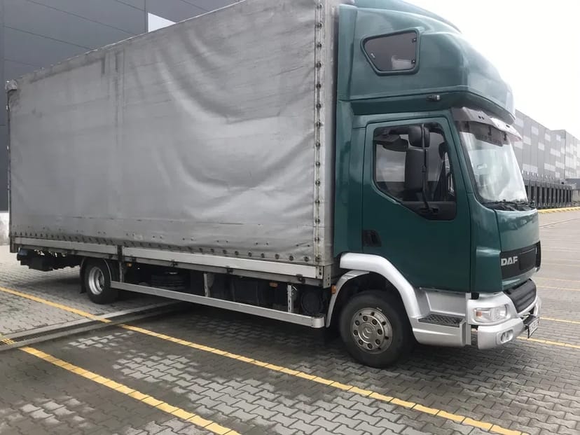 Вантажні перевезення. Гідроборт.