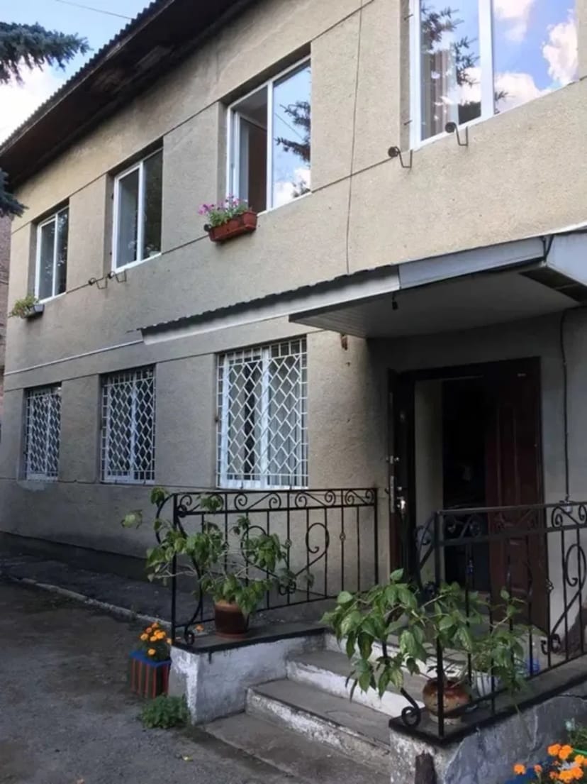 Комерційна будівля (офіс, майстерня ...)