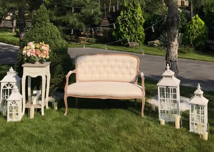 Декор та реквізити, склад декору в Києві