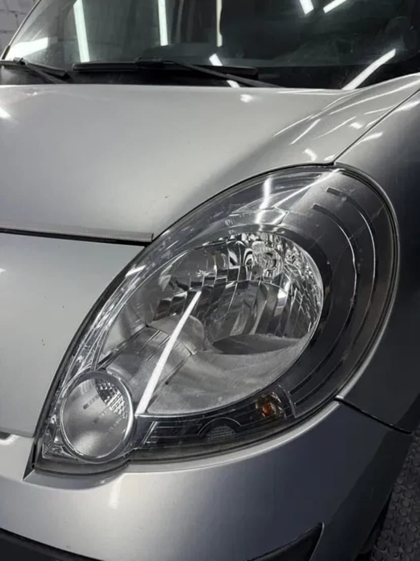 Полірування Фар та Захисна Плівка | Відновлення Прозорості та Захист!