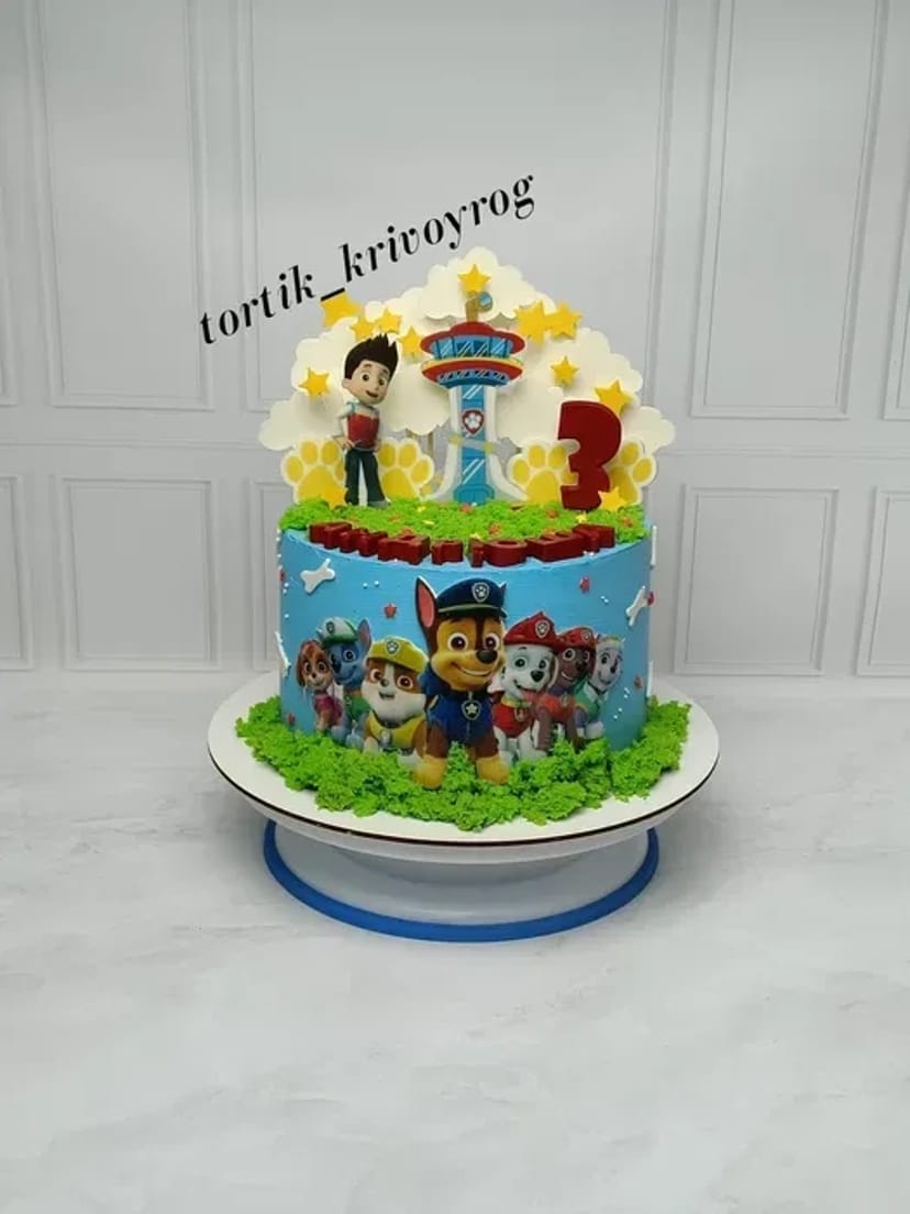 Ексклюзивні Торти на Замовлення: Натуральні Інгредієнти та Неповторний Дизайн для Вашого Свята!