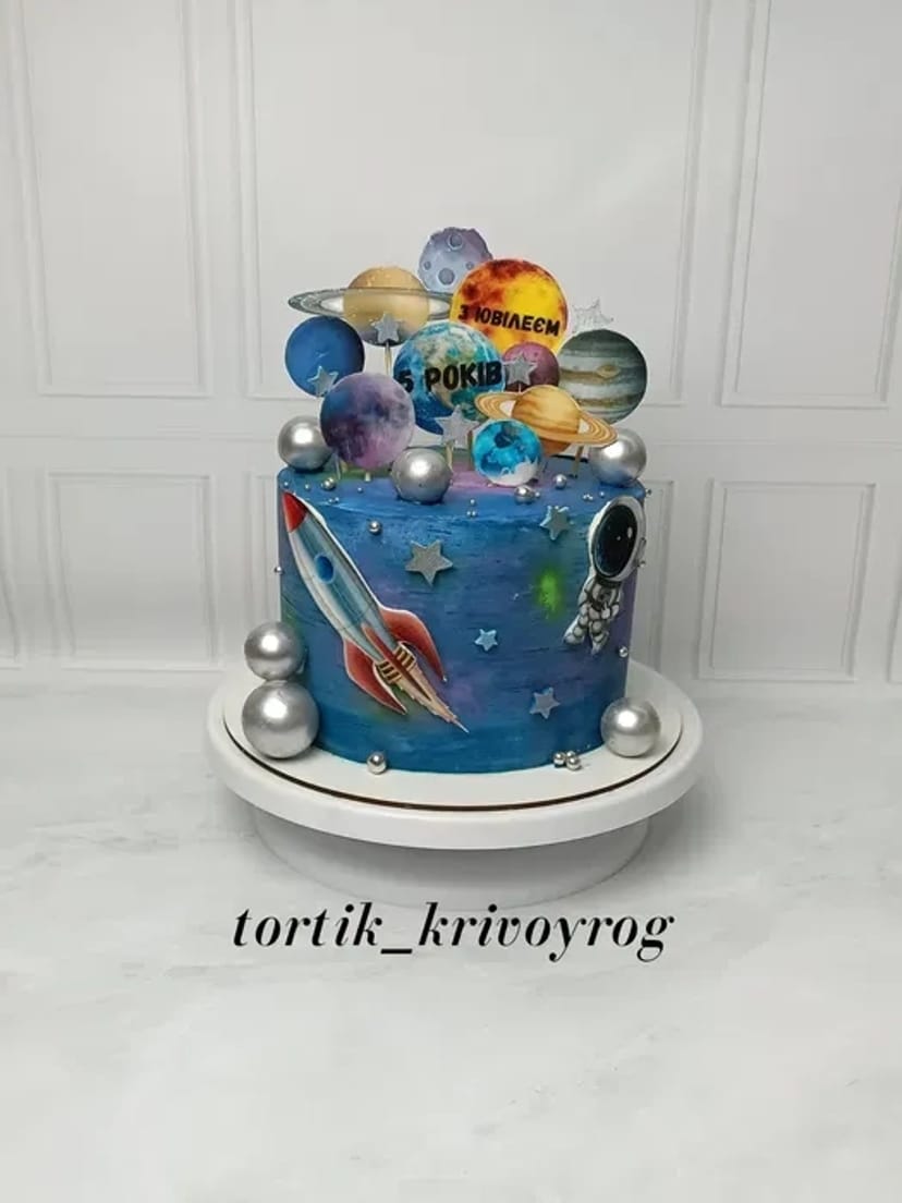 Ексклюзивні Торти на Замовлення: Натуральні Інгредієнти та Неповторний Дизайн для Вашого Свята!