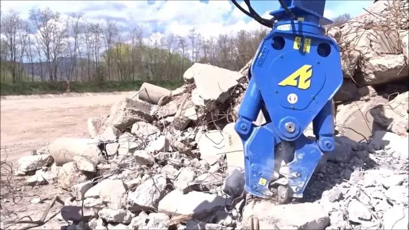 Дроблення бетону, залізобетону, каміння. Дробарки та грохот.