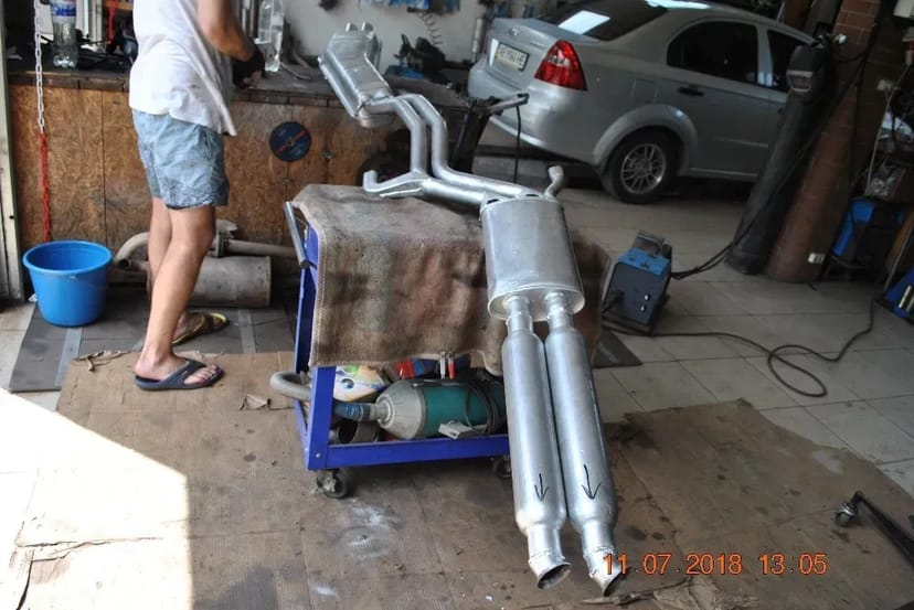 Зварювальні роботи, ремонт глушників, гофр і каталізаторів — є все!