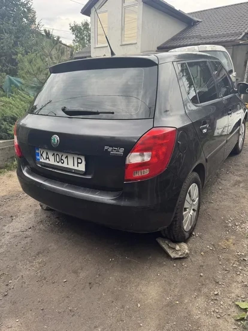 Авто skoda fabia 1.2