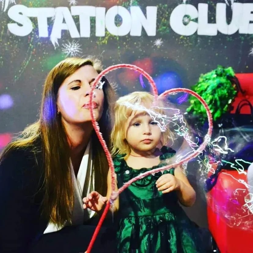 Аніматор.Шоу Мильних бульбашок.День народження,Корпоратив,Весілля,Фото