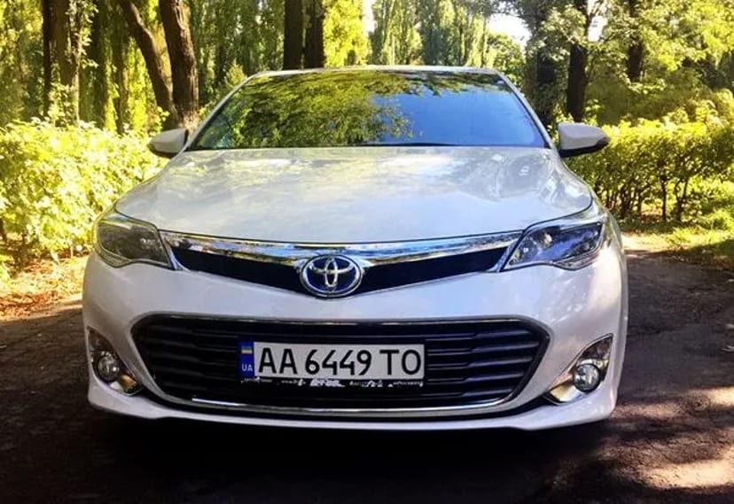 147 Авто на весілля Toyota Avalon біла
