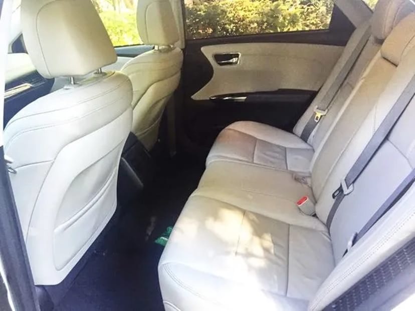 147 Авто на весілля Toyota Avalon біла