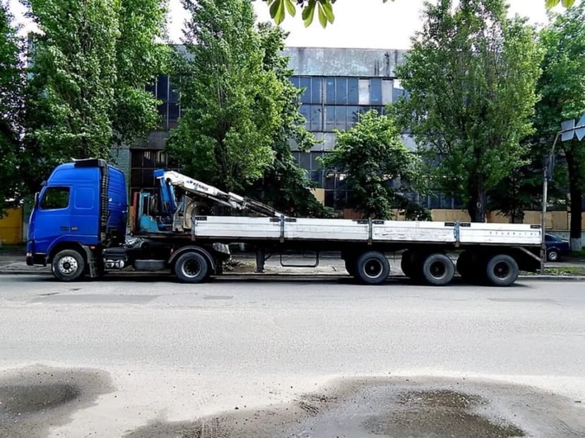 Маніпулятор VOLVO FH 12. Довжина стріли 10 м