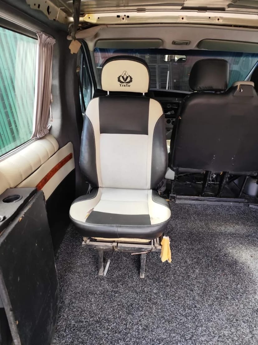 Хімчистка салону автомобіля.