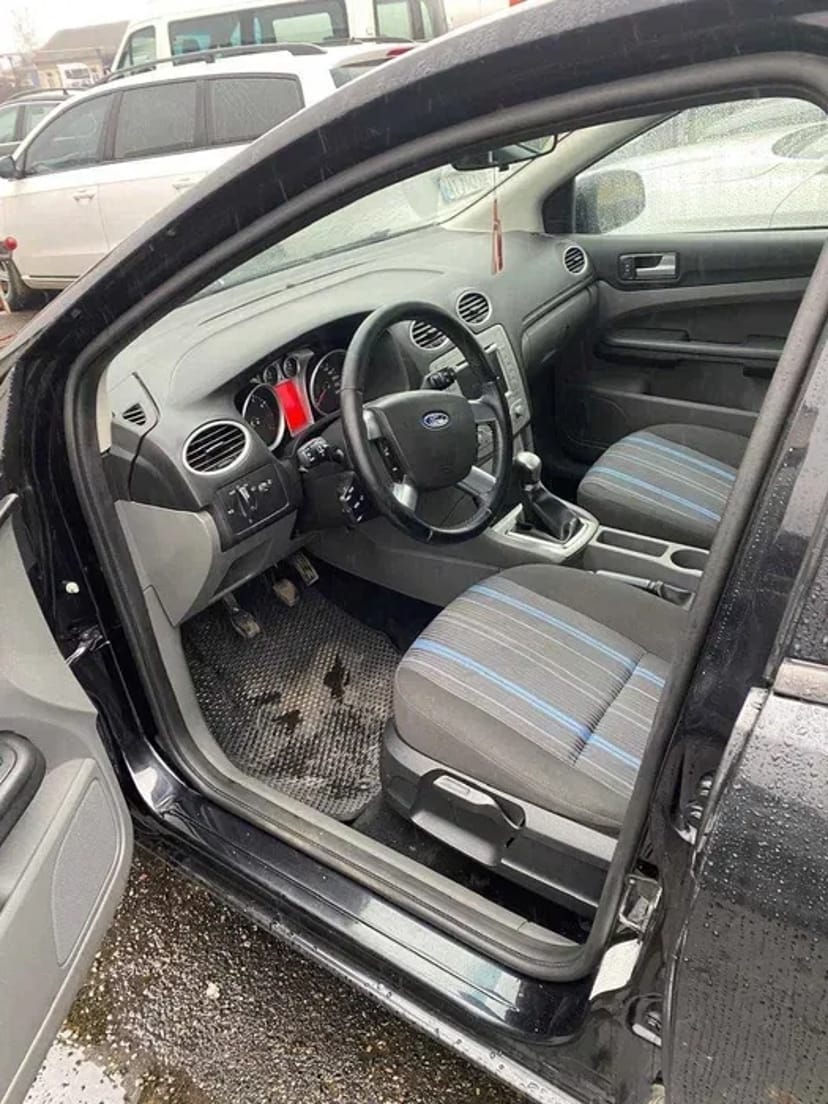 Сімейний автомобіль Ford Focus