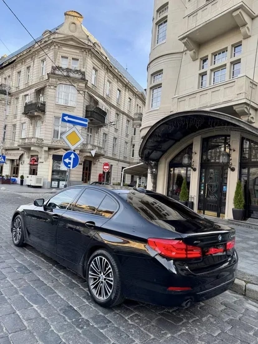 Авто на Весілля, BMW 520 g30
