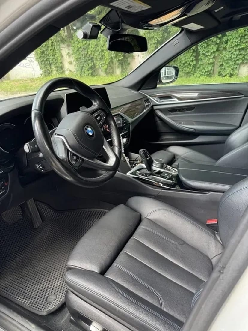 Авто на Весілля, BMW 520 g30