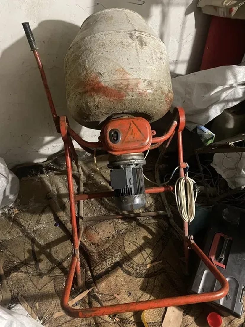 Бетонозмішувач потужний працює тихо