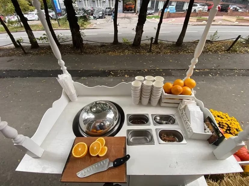 Глінтвейн на візочку — тепла атмосфера для ваших свят