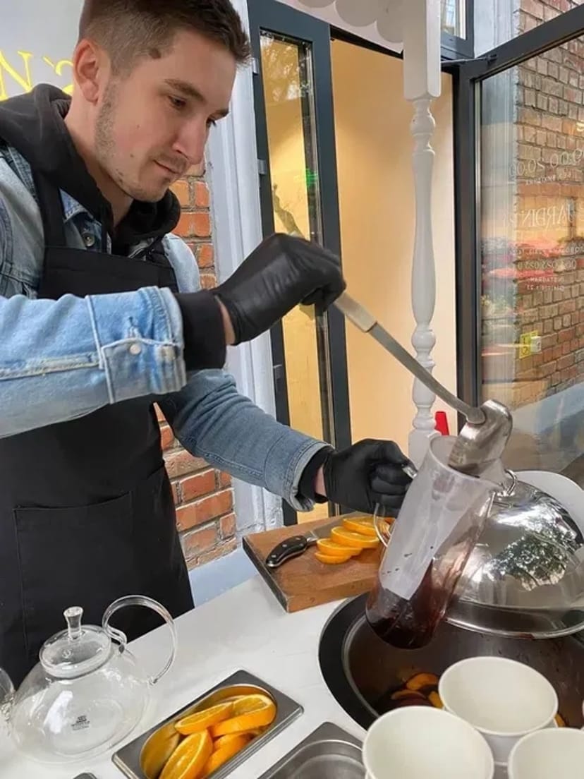 Глінтвейн на візочку — тепла атмосфера для ваших свят