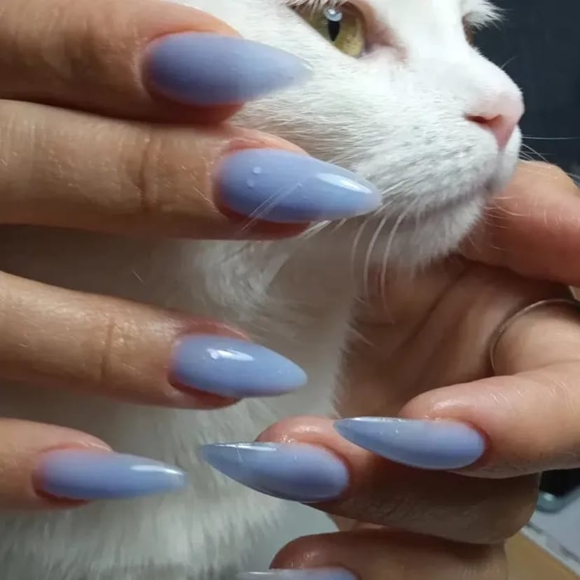 Професійний манікюр з використанням якісних матеріалів - Івано Франківськ.