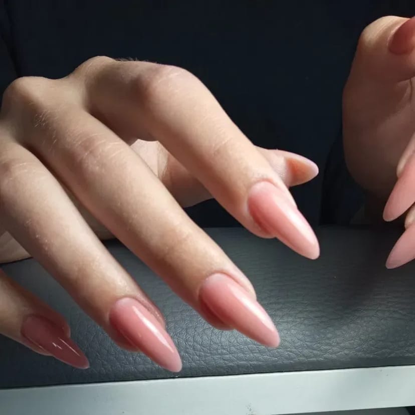 Професійний манікюр з використанням якісних матеріалів - Івано Франківськ.