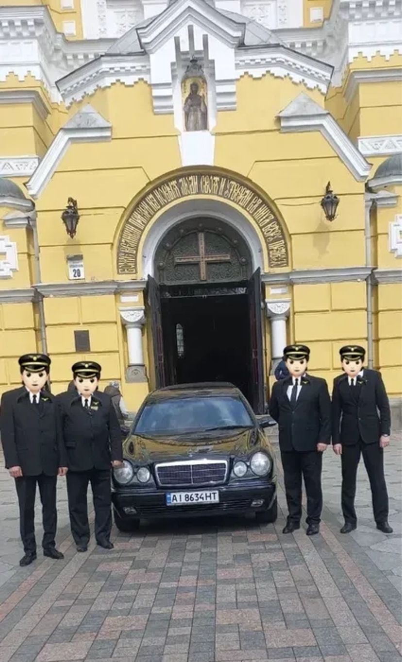 Перевезення померлого (катафалк) / Ритуальний транспорт