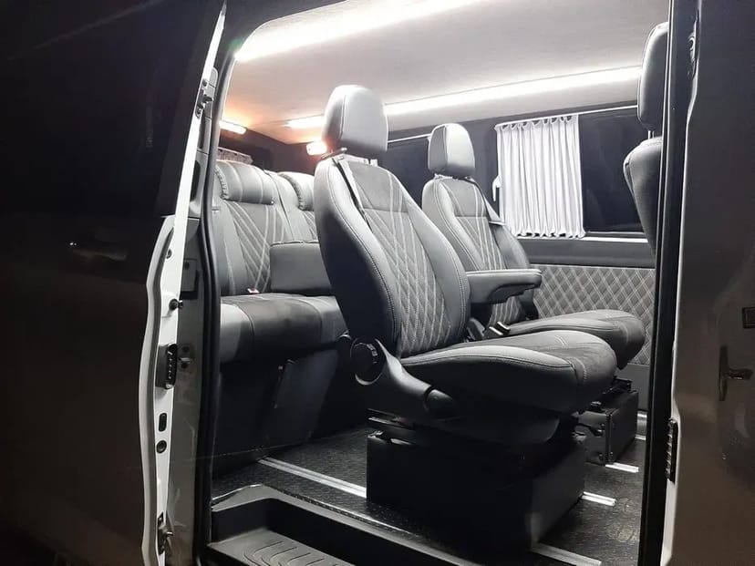Мікроавтобус Mercedes Vito, до 8 пасажирських місць